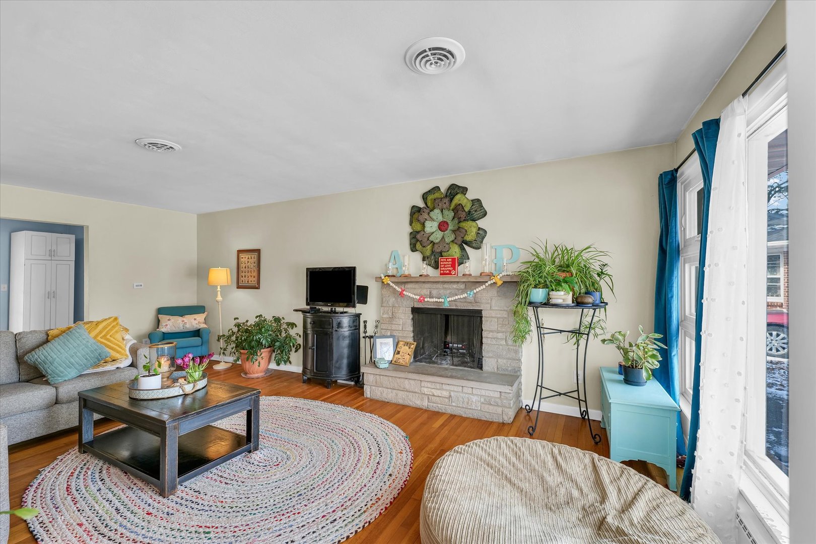 8 Normandy Place Champaign, IL 61821 - Photo 5 of 34 Gallery Image 5
