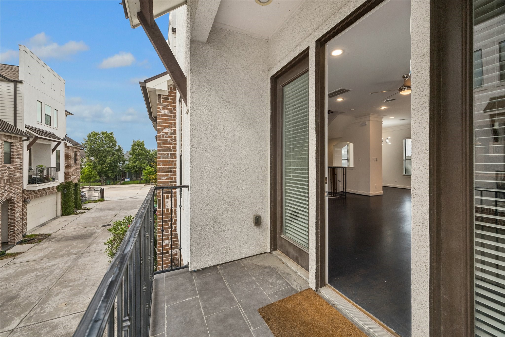 734 West 20th Street, Unit A Houston, TX 77008 - Photo 4 of 23 Private balcony w/ iron railing detail offers a great outdoor extension just off the living area ideal for morning coffee or evening relaxation.