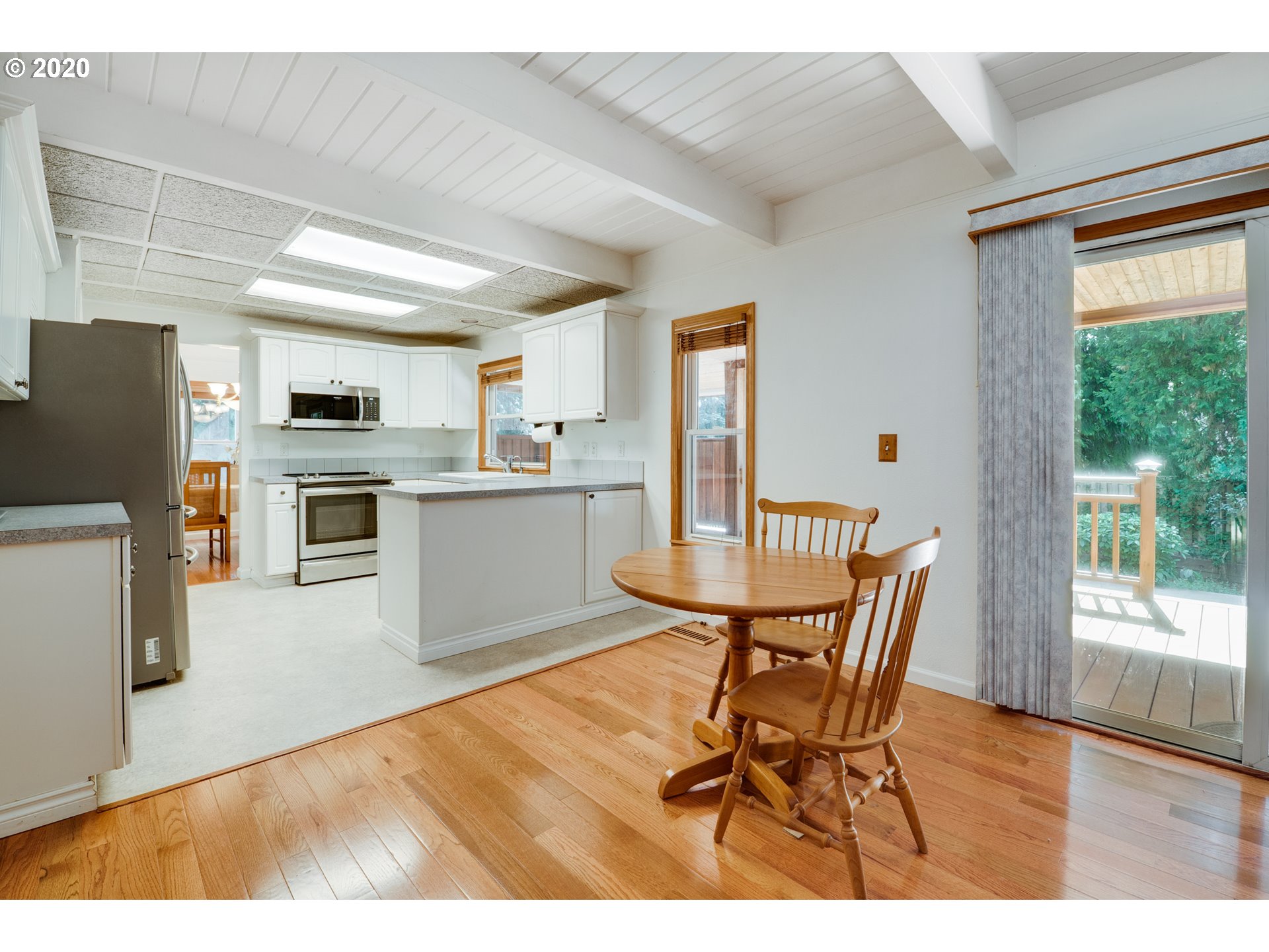 10130 Southwest Kent Place Tigard, OR 97224 - Photo 12 of 32 Gallery Image 12