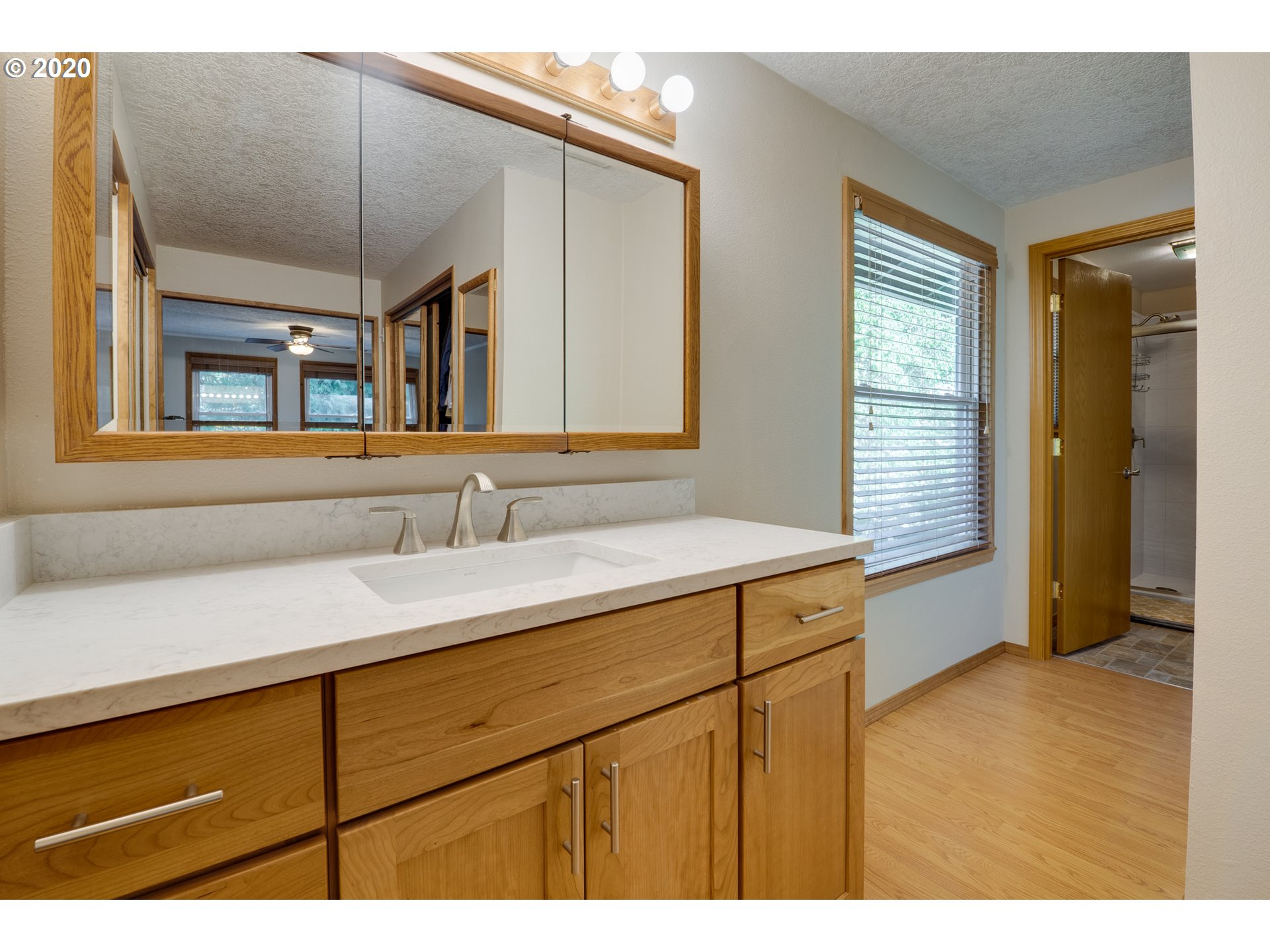 10130 Southwest Kent Place Tigard, OR 97224 - Photo 16 of 32 Gallery Image 16