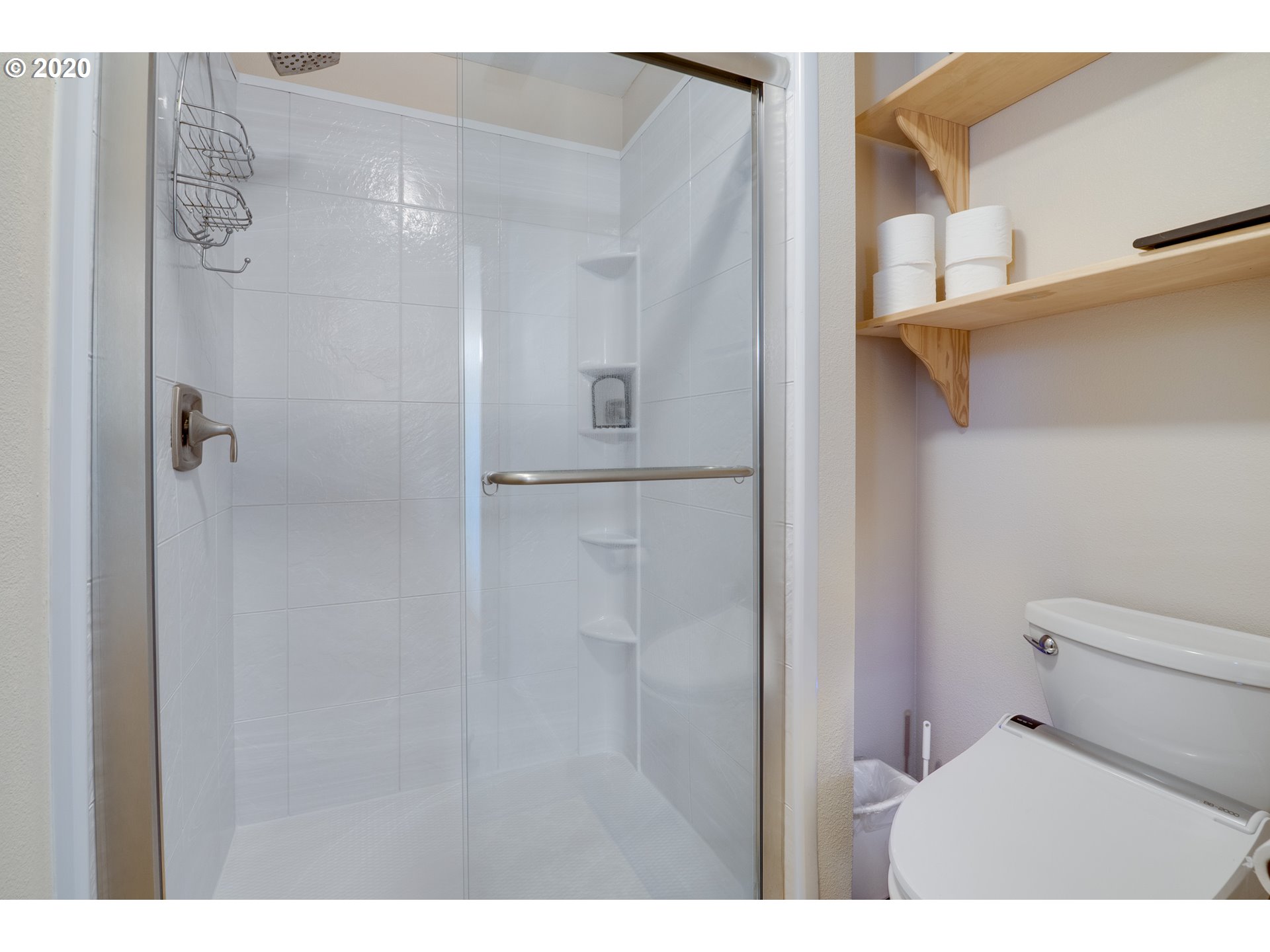 10130 Southwest Kent Place Tigard, OR 97224 - Photo 17 of 32 Gallery Image 17