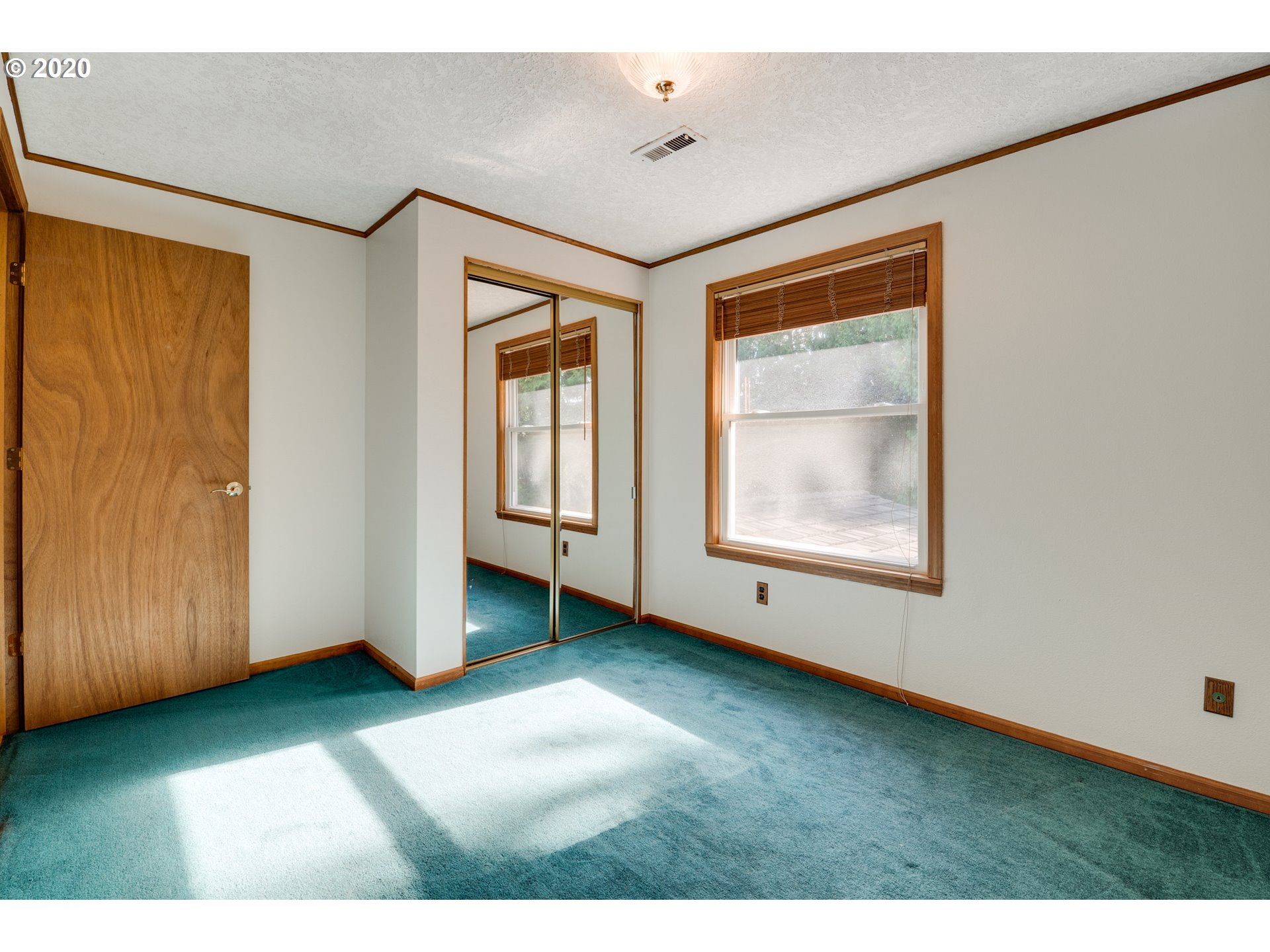 10130 Southwest Kent Place Tigard, OR 97224 - Photo 21 of 32 Gallery Image 21