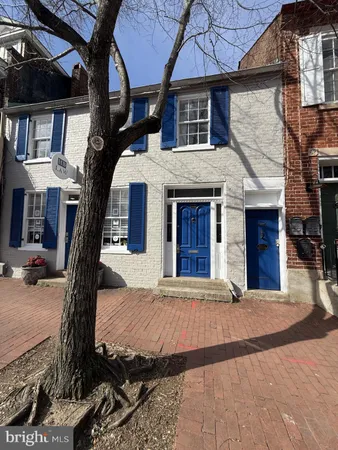 $2,000 | 510 Caroline Street, Unit B, Fredericksburg, VA 22401