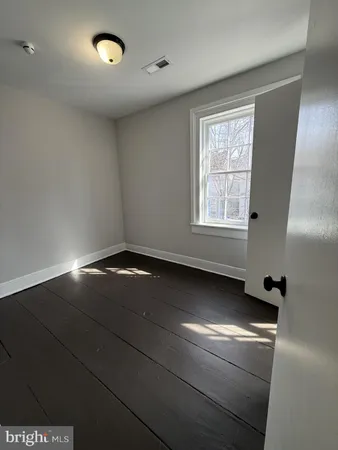 $2,000 | 510 Caroline Street, Unit B, Fredericksburg, VA 22401