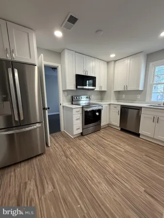 $2,000 | 510 Caroline Street, Unit B, Fredericksburg, VA 22401