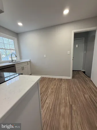 $2,000 | 510 Caroline Street, Unit B, Fredericksburg, VA 22401