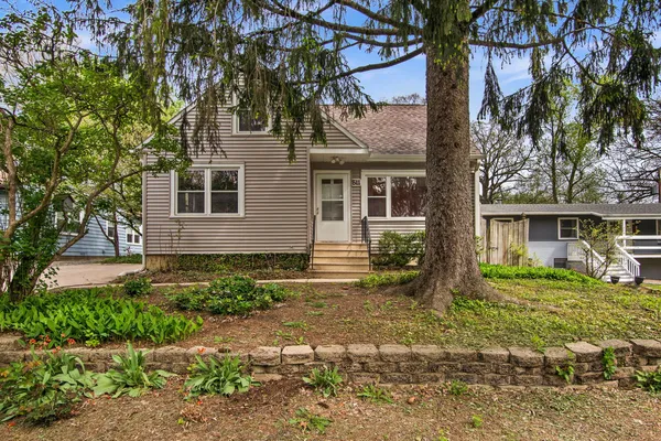 $299,900 | 511 Elm Avenue, Geneva, IL 60134