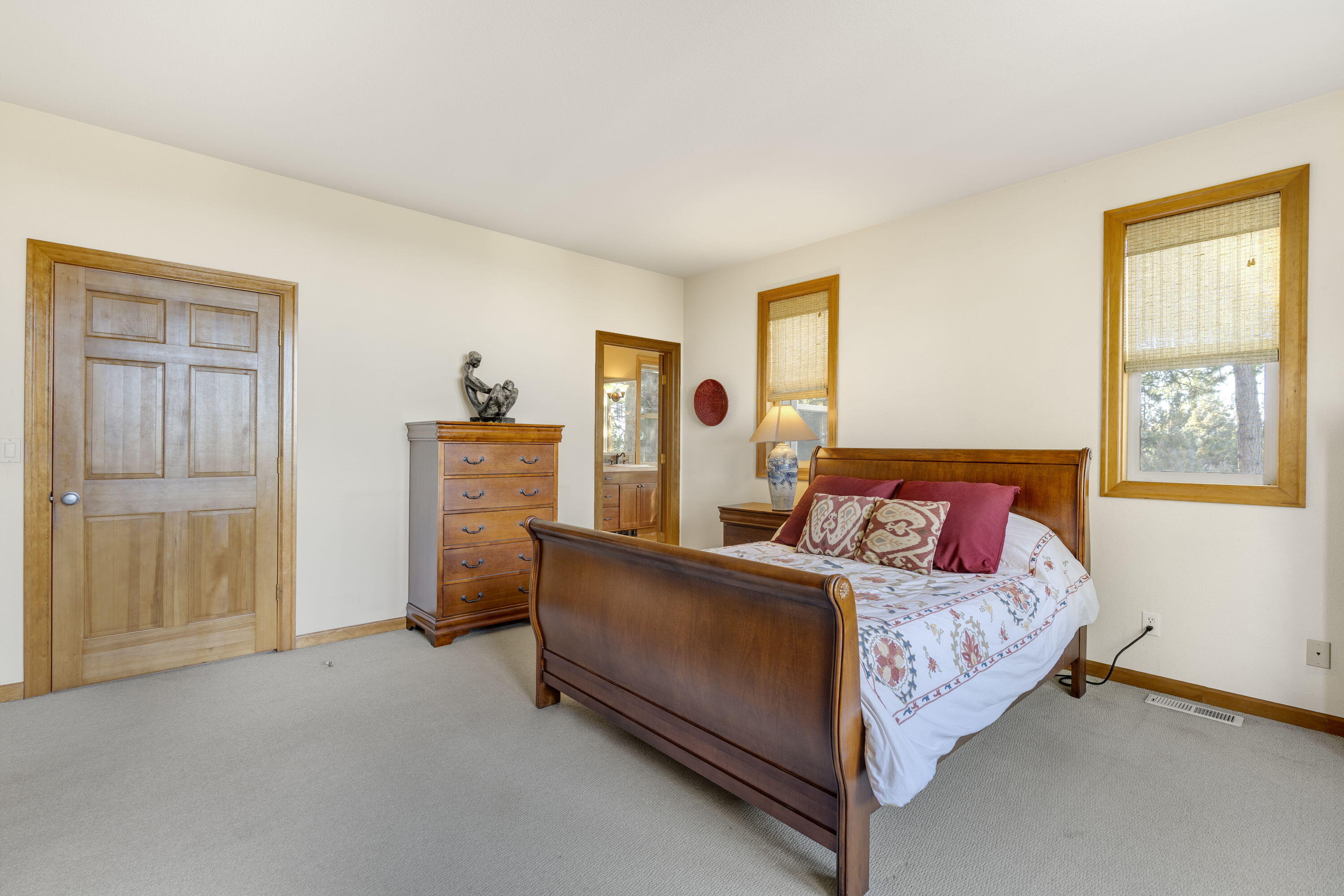 3645 Northwest Falcon Ridge Bend, OR 97703 - Photo 21 of 49 19