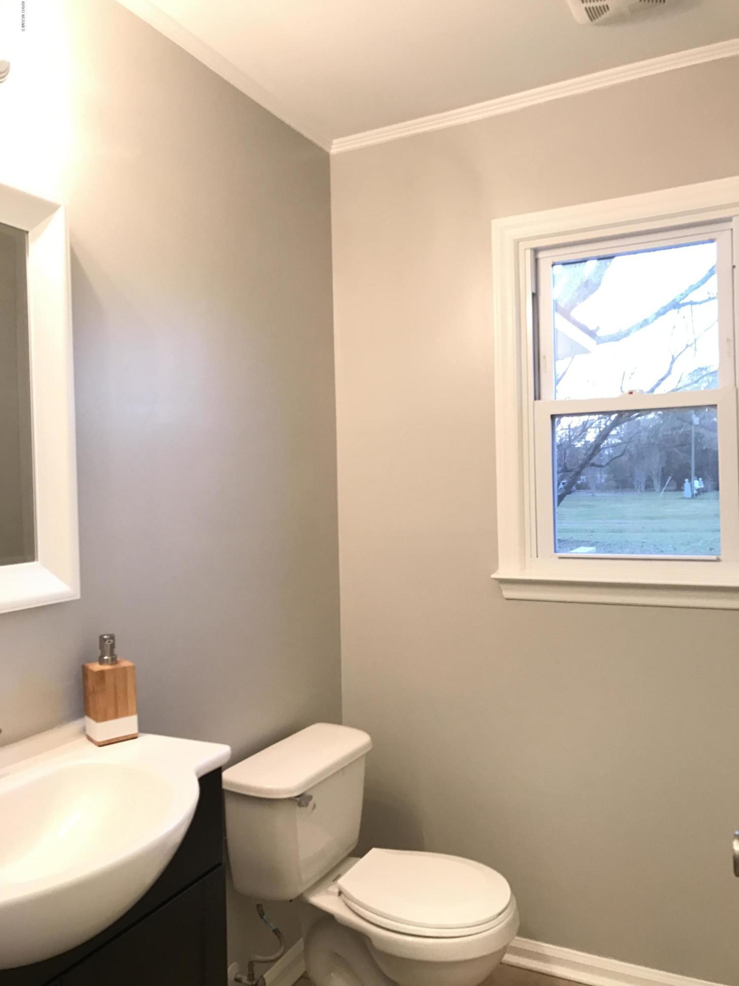 208 Boros Road New Bern, NC 28560 - Photo 17 of 34 Half Bath