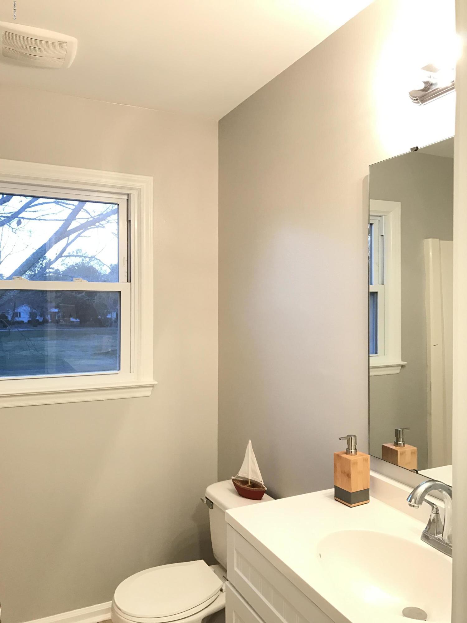 208 Boros Road New Bern, NC 28560 - Photo 26 of 34 Upstairs Full Bath