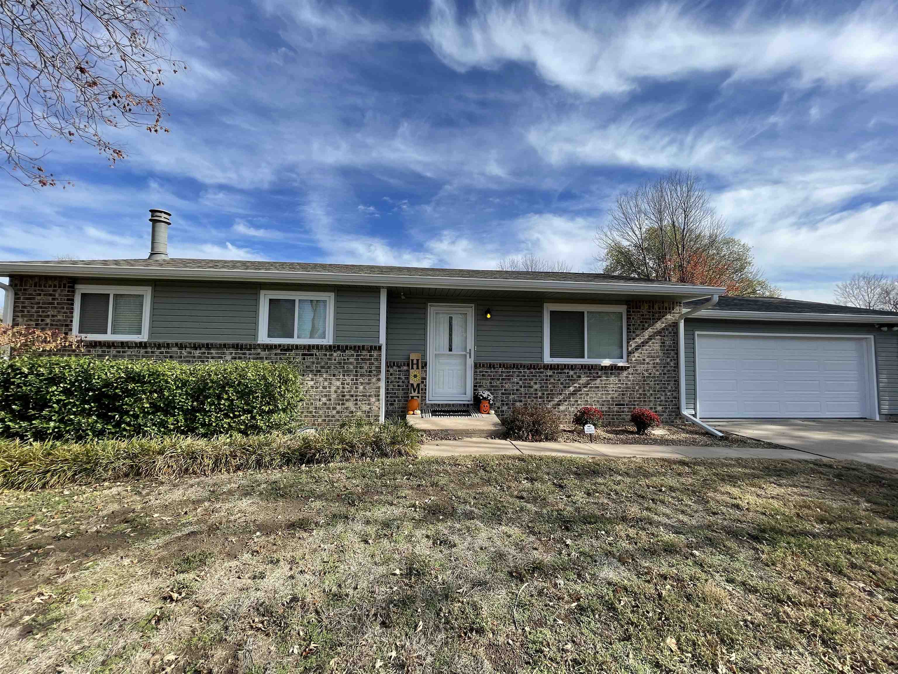 8124 South Millsap Dr
