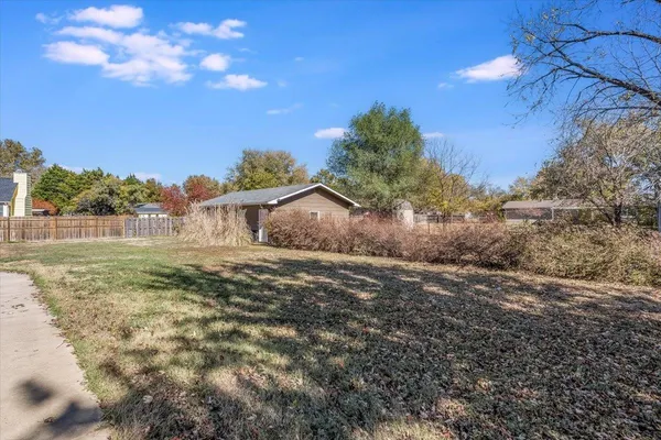 $325,000 | 8124 South Millsap Drive, Derby, KS 67037
