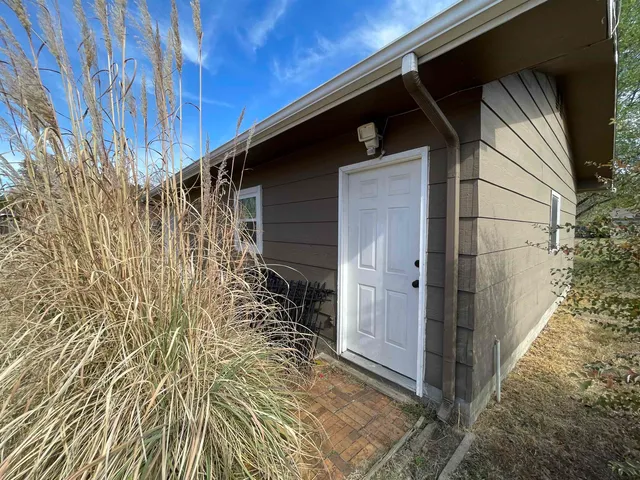 $325,000 | 8124 South Millsap Drive, Derby, KS 67037