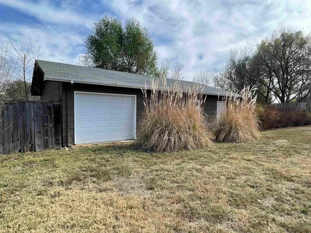 $325,000 | 8124 South Millsap Drive, Derby, KS 67037