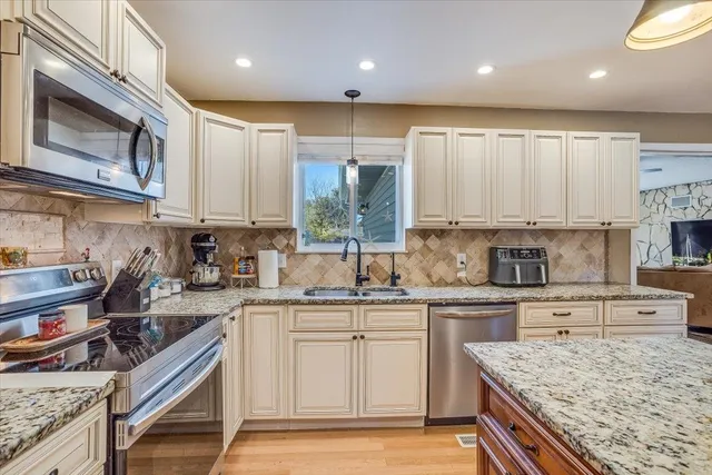 $325,000 | 8124 South Millsap Drive, Derby, KS 67037