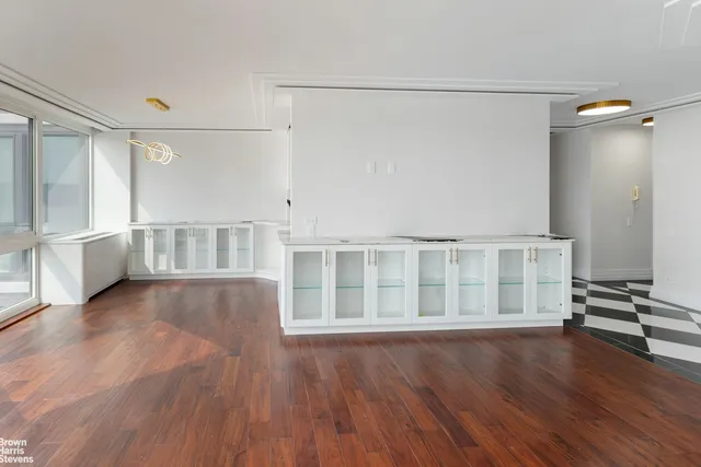 $1,300,000 | 2521 Palisade Avenue, Unit 6A | Spuyten Duyvil