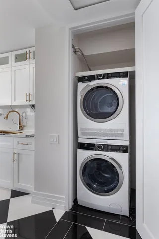 $1,300,000 | 2521 Palisade Avenue, Unit 6A | Spuyten Duyvil