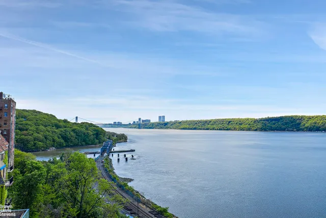 $1,300,000 | 2521 Palisade Avenue, Unit 6A | Spuyten Duyvil