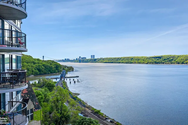 $1,300,000 | 2521 Palisade Avenue, Unit 6A | Spuyten Duyvil