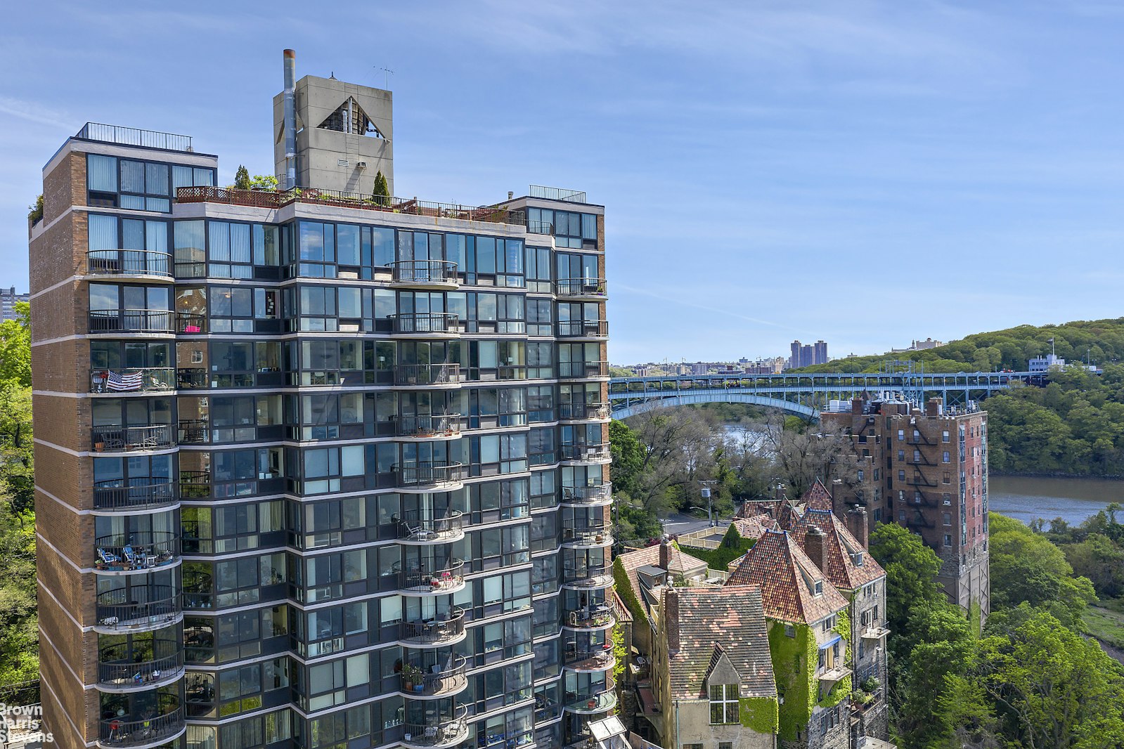 2521 Palisade Avenue, Unit 6A Bronx, NY 10463 - Photo 4 of 23