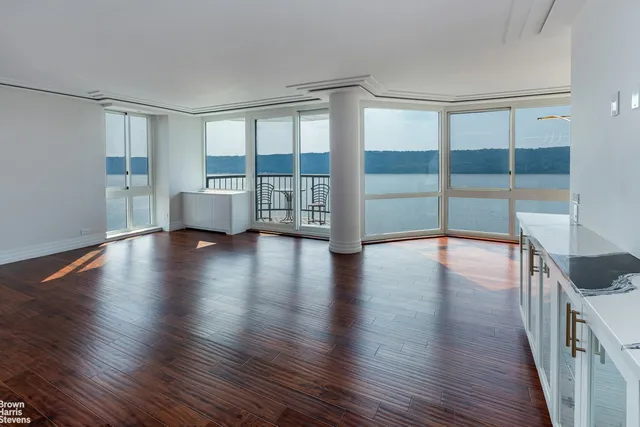 $1,300,000 | 2521 Palisade Avenue, Unit 6A | Spuyten Duyvil
