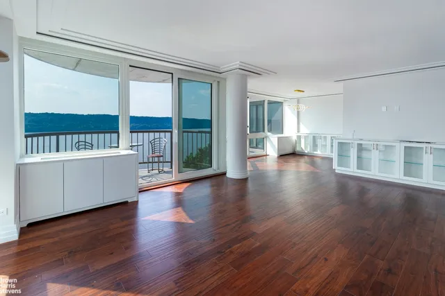 $1,300,000 | 2521 Palisade Avenue, Unit 6A | Spuyten Duyvil