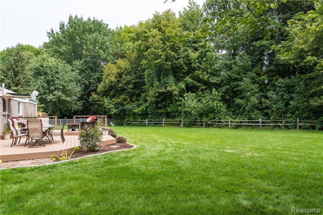 769 Buckingham Road Canton, MI 48188 - Photo 4 of 26 4.jpg