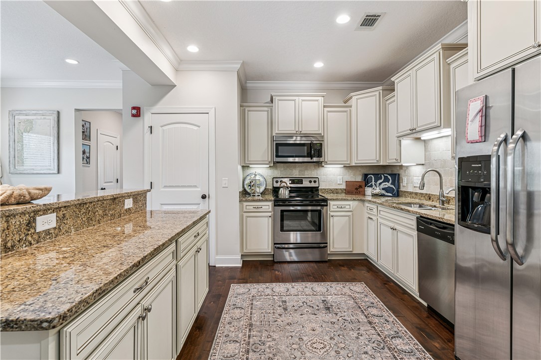 1901 Mariners Circle St. Simons Island, GA 31522 - Photo 9 of 28