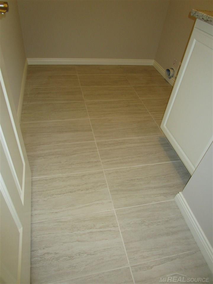 47396 Mariners New Baltimore, MI 48051 - Photo 10 of 17