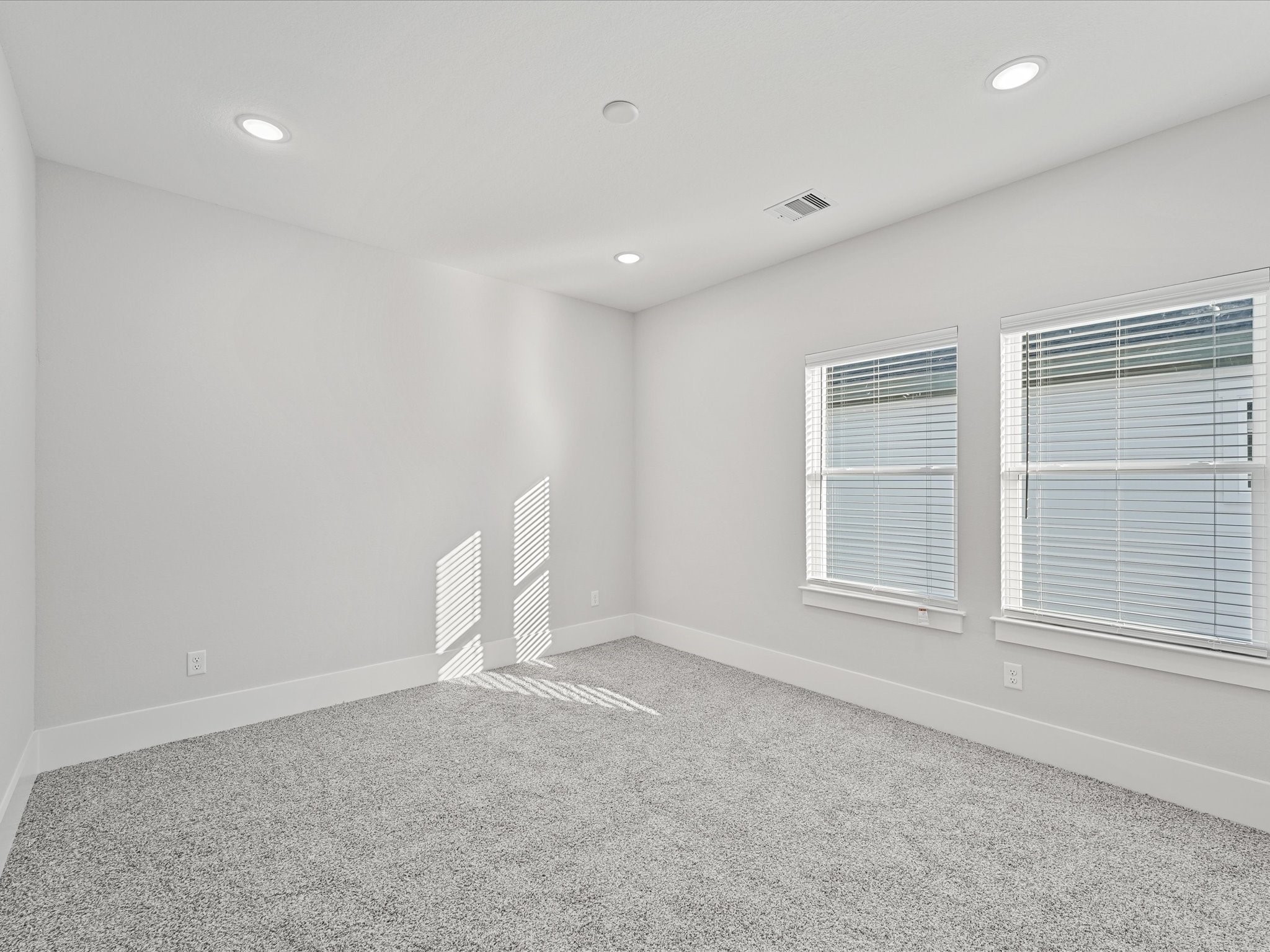 4812 Cochran Street Houston, TX 77009 - Photo 22 of 30 an empty room with a empty space and windows