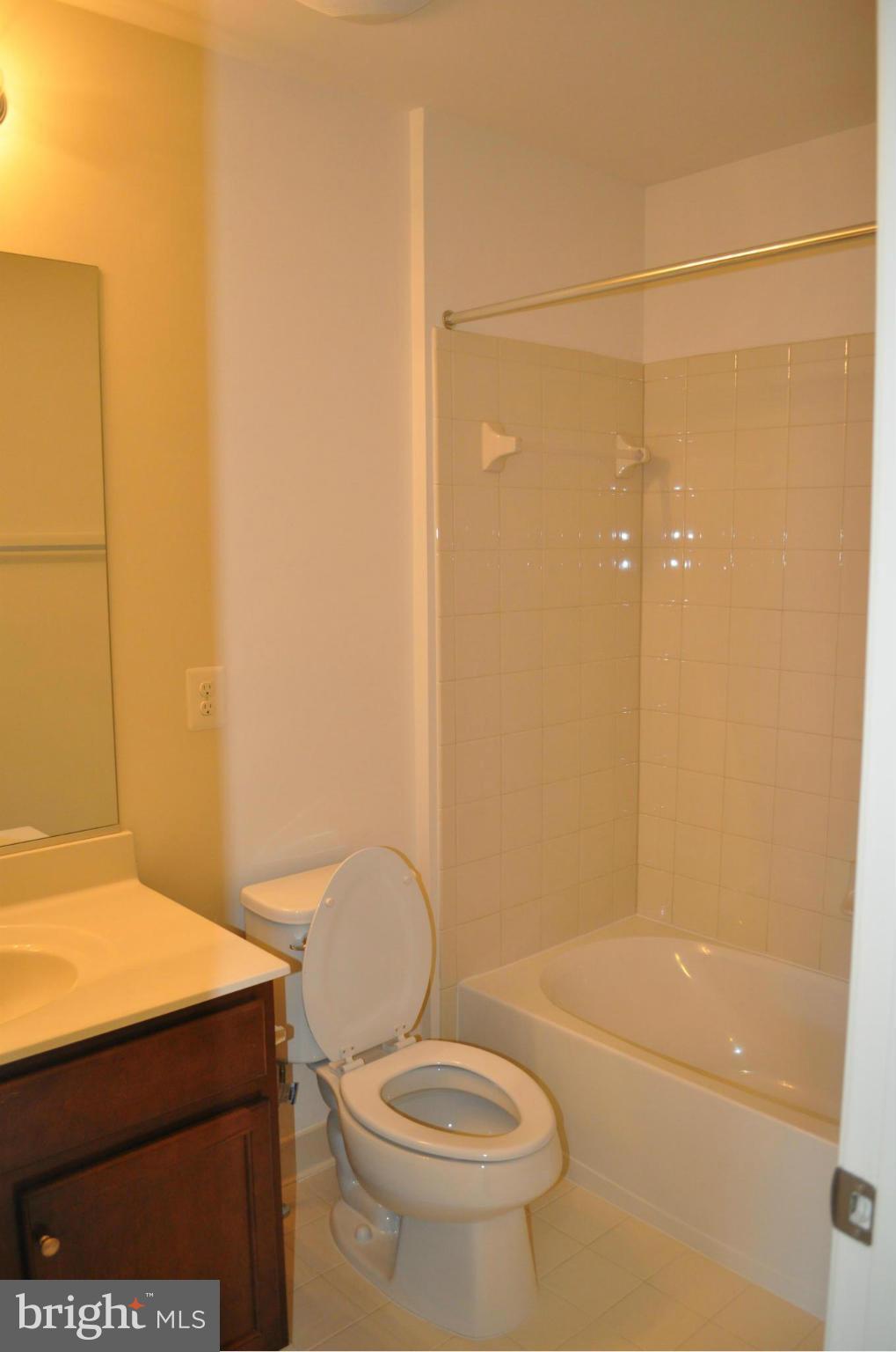 43311 Novi Terrace Ashburn, VA 20147 - Photo 23 of 30 Bath