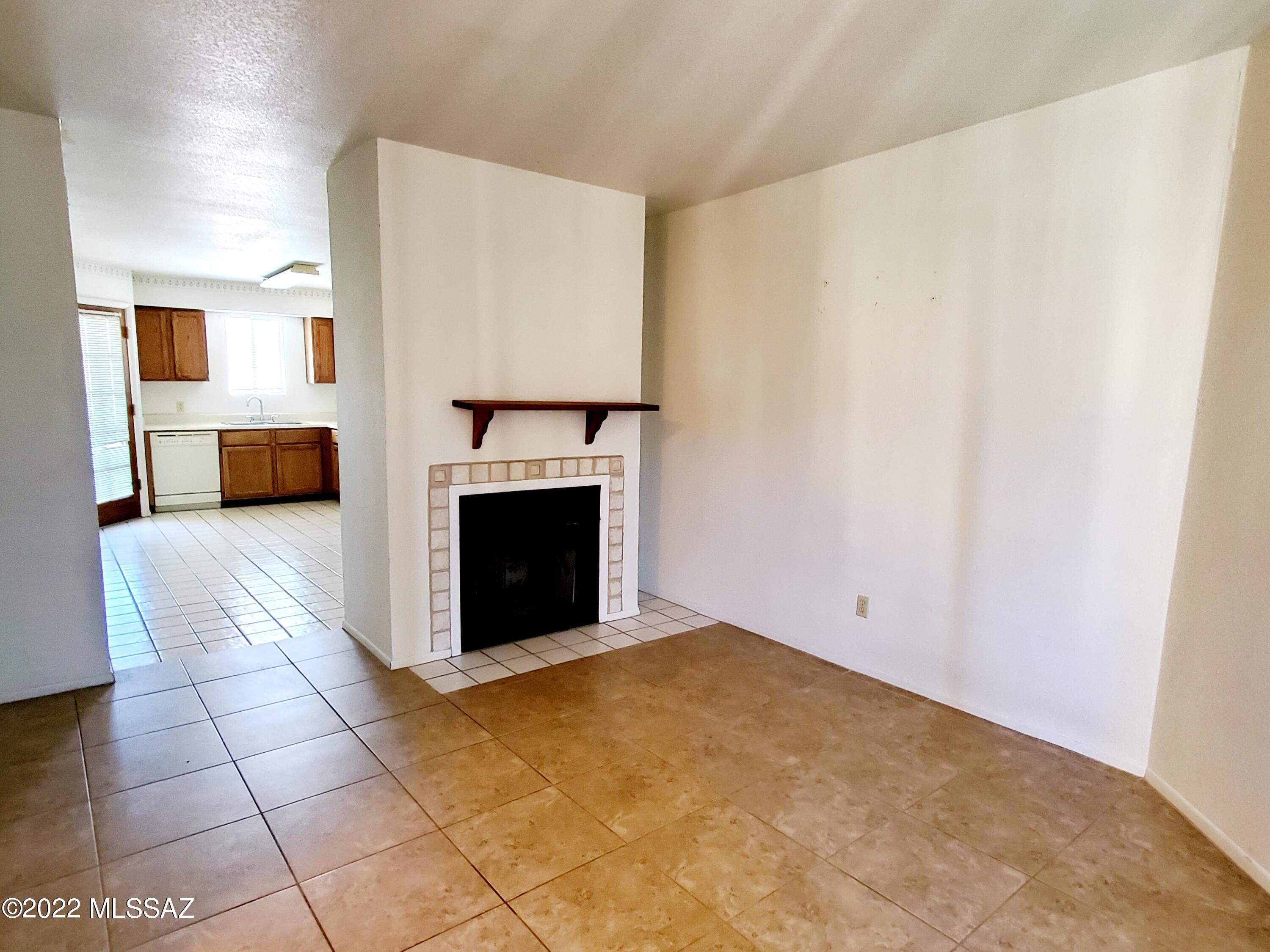 3690 North Country Club Road, Unit 1014 Tucson, AZ 85716 - Photo 4 of 16