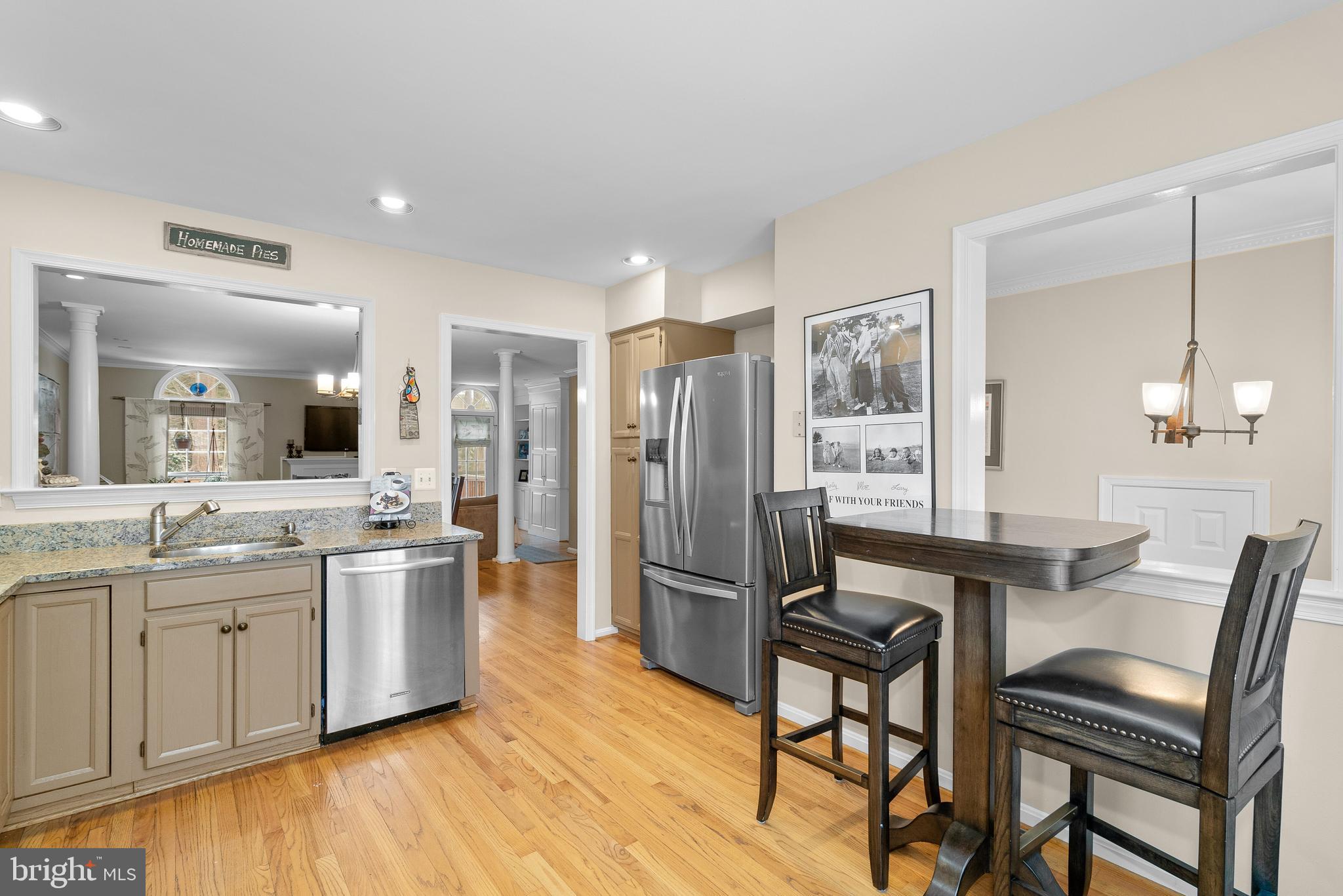 11713 Great Owl Circle Reston, VA 20194 - Photo 10 of 43 Updated Eat-in Kitchen w/ SS Appliances, Granite