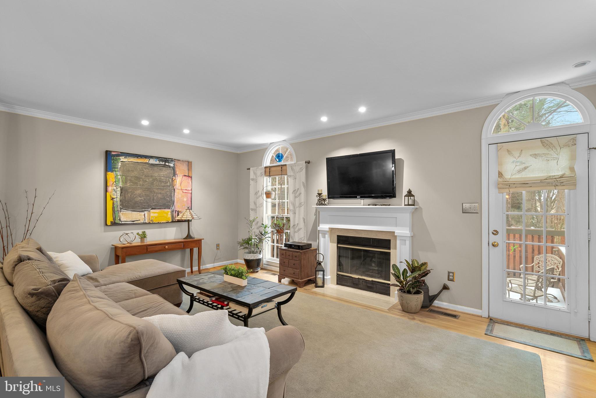 11713 Great Owl Circle Reston, VA 20194 - Photo 6 of 43 Sunny Space to Relax w/ Door to Rear Fenced Yard