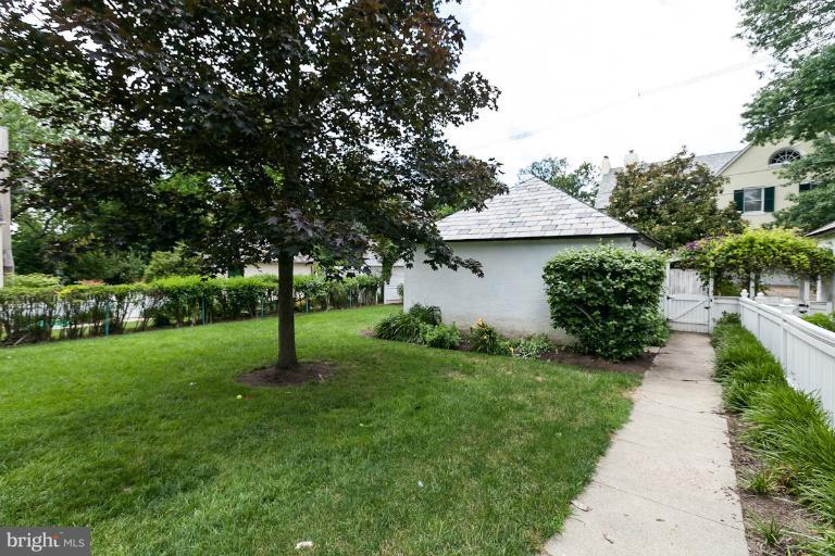 4604 Roland Avenue Baltimore, MD 21210 - Photo 14 of 30 Exterior (Rear)