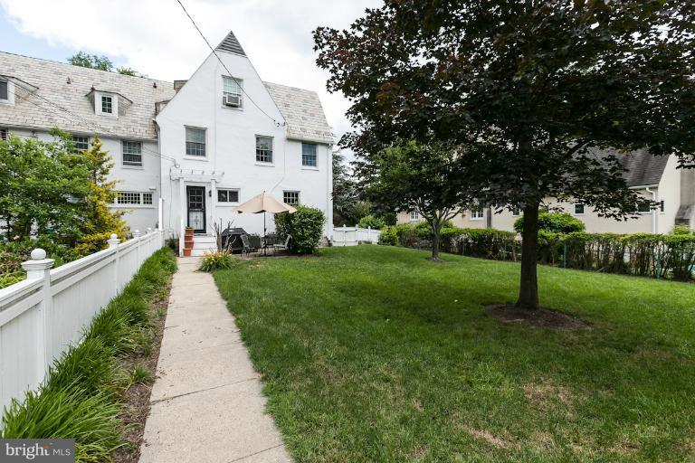 4604 Roland Avenue Baltimore, MD 21210 - Photo 7 of 30 Exterior (Rear)