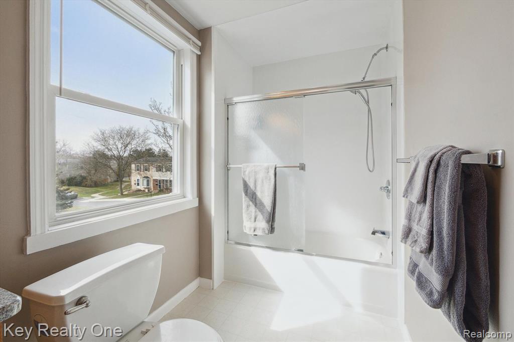 1122 Liberty Belle Court Rochester Hills, MI 48307 - Photo 16 of 28