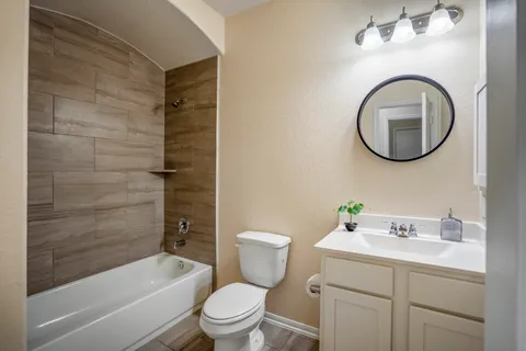 $360,000 | 18334 Gardens End Lane, Houston, TX 77084