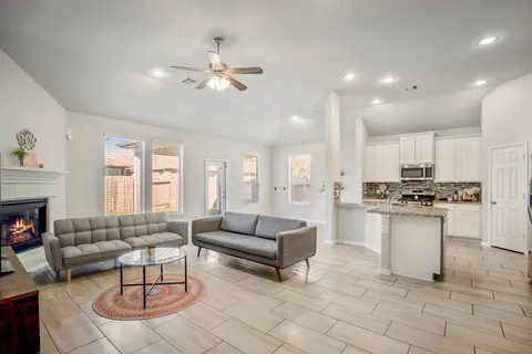 $360,000 | 18334 Gardens End Lane, Houston, TX 77084