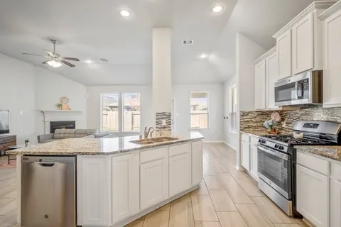 $360,000 | 18334 Gardens End Lane, Houston, TX 77084