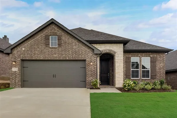 $339,500 | 3520 Austin Street, Gainesville, TX 76240