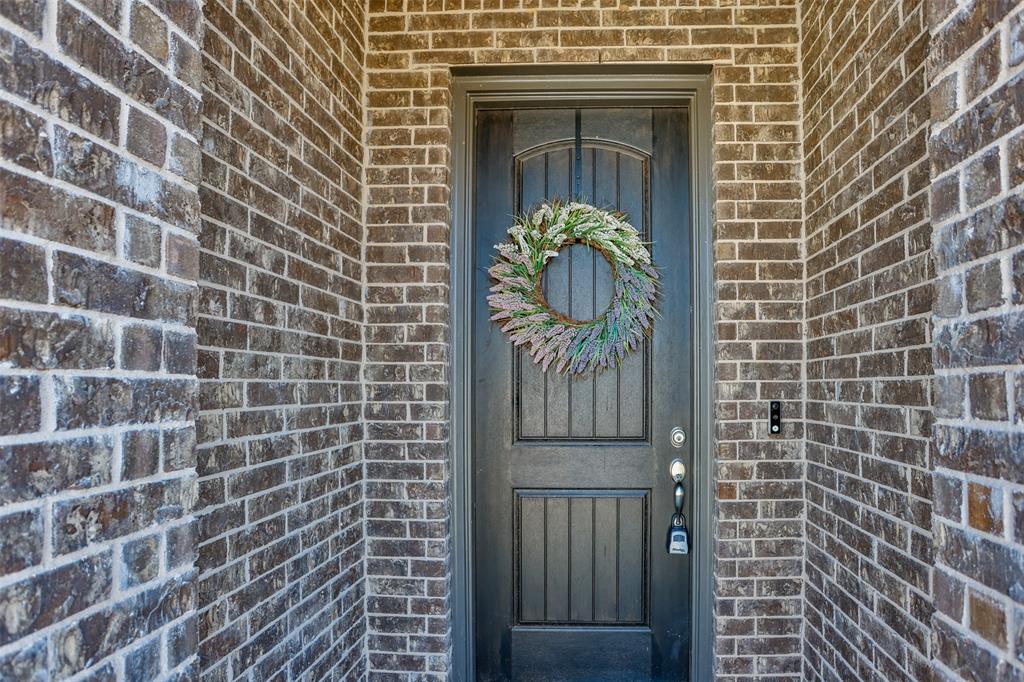 3520 Austin Street Gainesville, TX 76240 - Photo 3 of 38