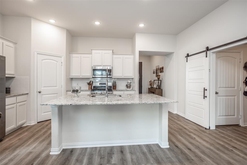 3520 Austin Street Gainesville, TX 76240 - Photo 4 of 38