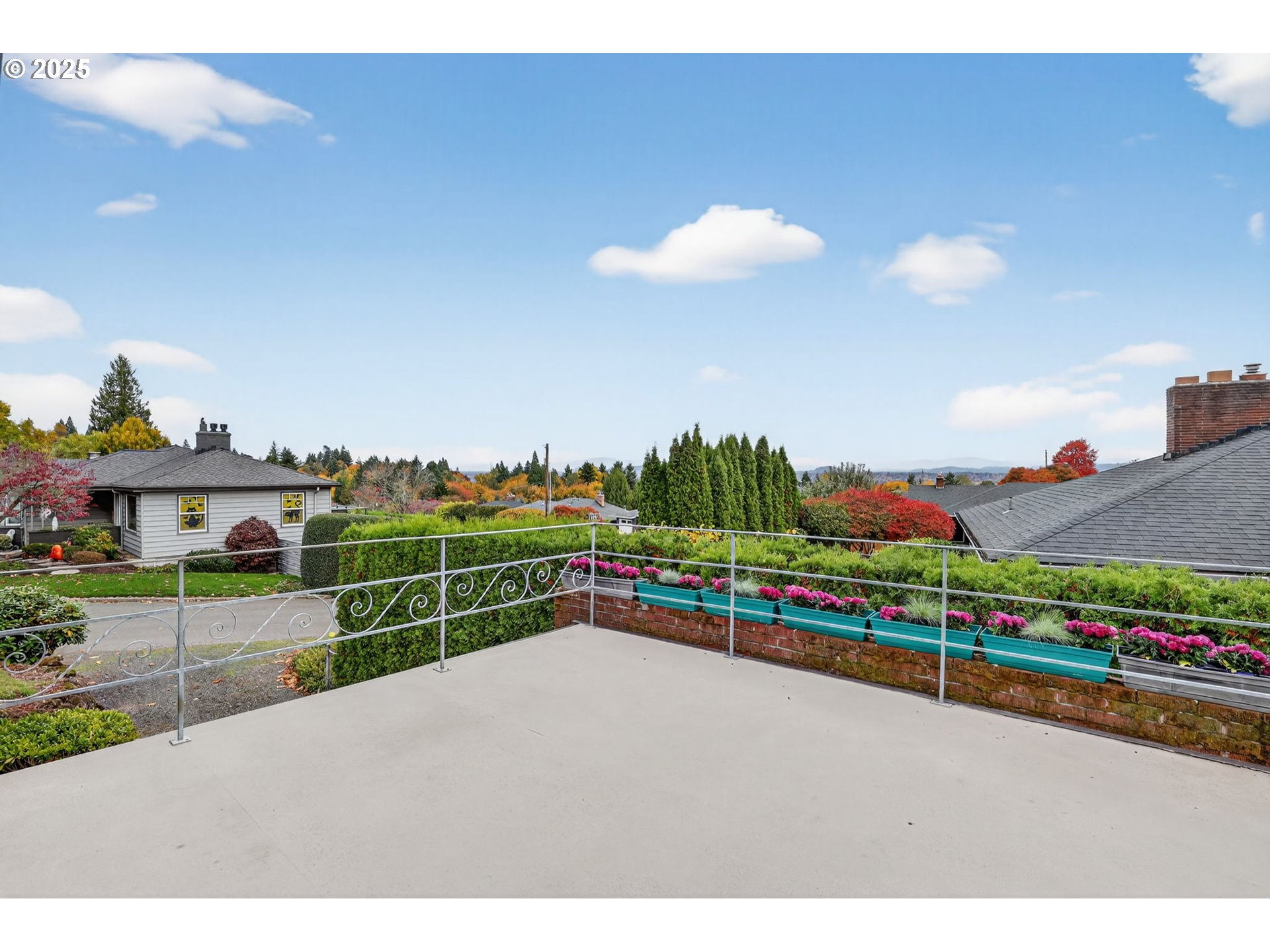 8112 Southwest 5th Avenue Portland, OR 97219 - Photo 11 of 39 Gallery Image 11