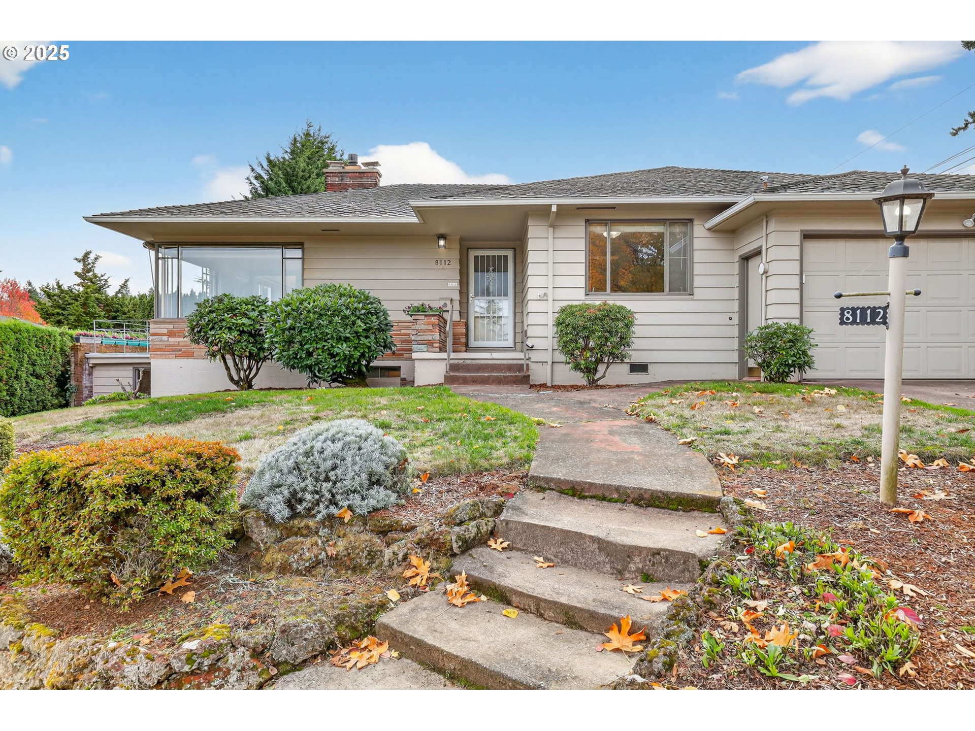 8112 Southwest 5th Avenue Portland, OR 97219 - Photo 3 of 39 Gallery Image 3