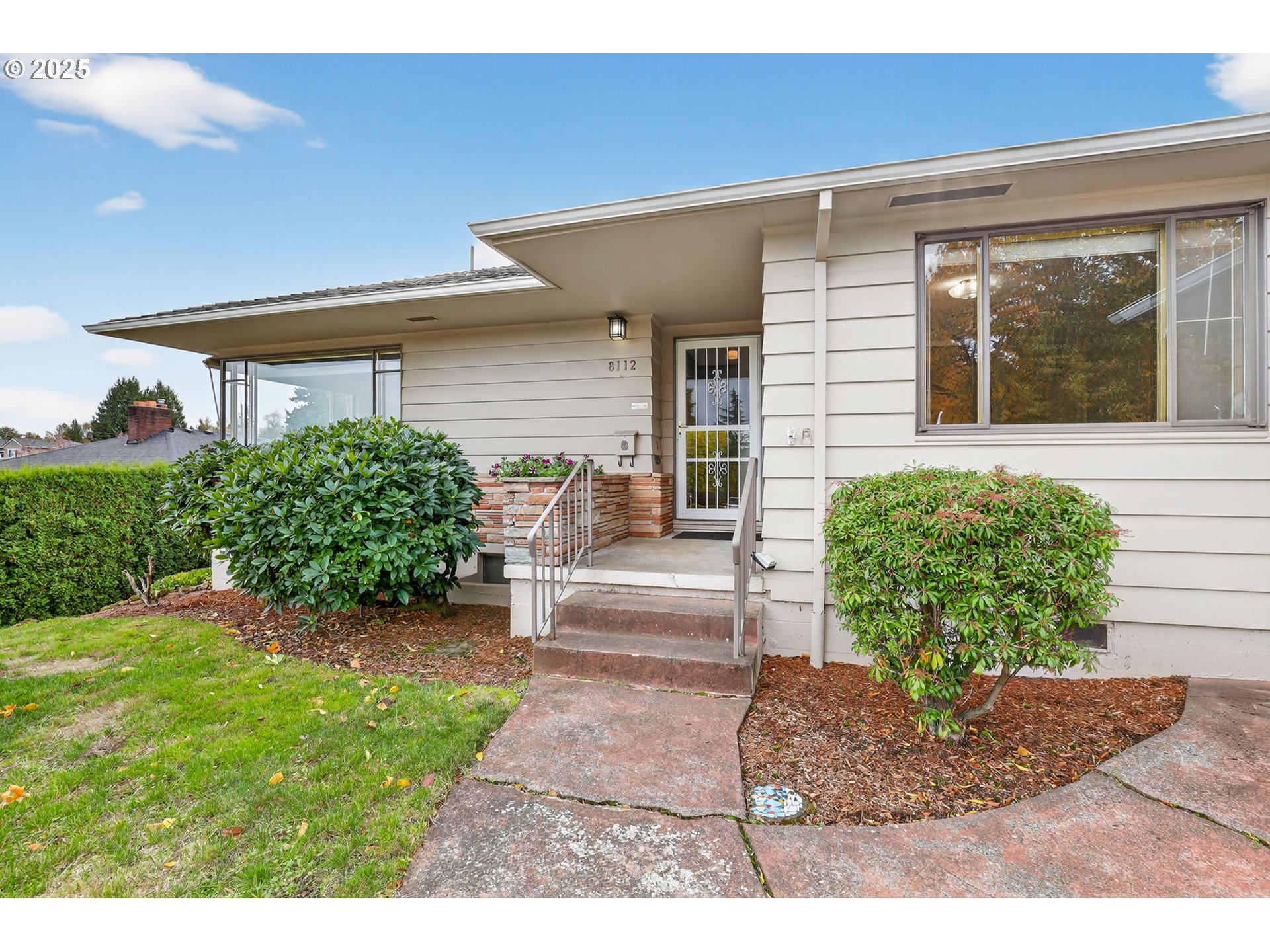 8112 Southwest 5th Avenue Portland, OR 97219 - Photo 4 of 39 Gallery Image 4