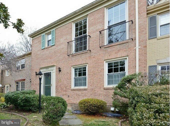 9728 Ranger Road Fairfax, VA 22030 - Photo 1 of 22 Exterior (Main)