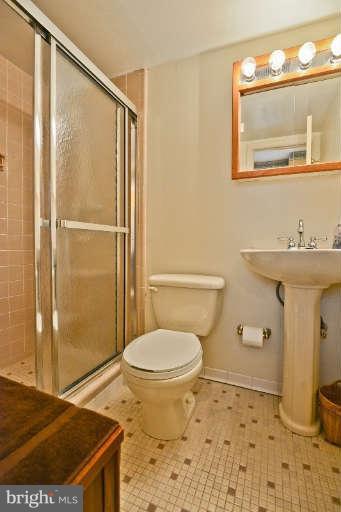 9728 Ranger Road Fairfax, VA 22030 - Photo 12 of 22 Bath (Master)