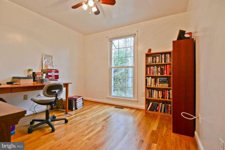 9728 Ranger Road Fairfax, VA 22030 - Photo 14 of 22 Den/Office/Bed 3