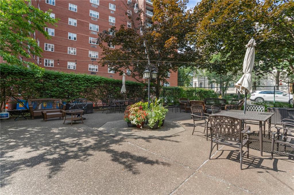 4601 Fifth Avenue, Unit 525 Pittsburgh, PA 15213 - Photo 25 of 35 a view of backyard with patio and outdoor seating
